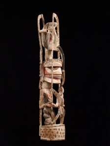 Sculpture malanggan, Nouvelle-Irlande, XIXe-XXe siècle. Bois et pigments. H. : 152 cm. Ex-coll. J.F.G. Umlauff, Hambourg ; donation Eduard von der Heydt. © Museum Rietberg Zürich, RME 450.