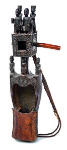 Dhodro banam, Inde, première moitié du XXe siècle. Dim. : 73 x 30 x 12 cm. Bois et peau. Ex-coll. Bengt Fosshag. © Museum Rietberg, Zurich. Photo Michael Ehrhardt.